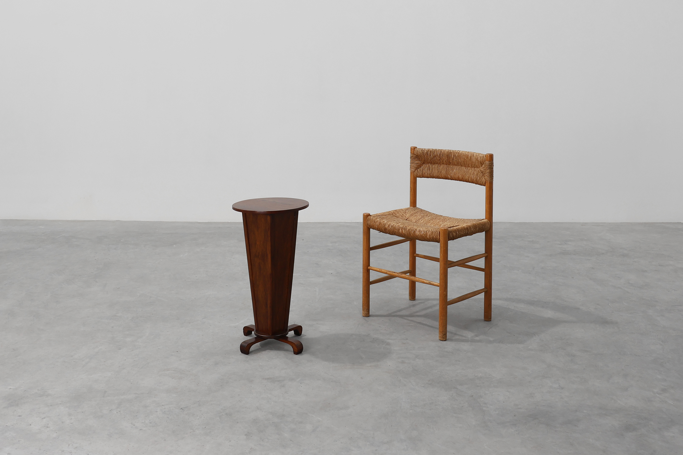 Art Deco round Oak Side Table, France 1930sthumbnail